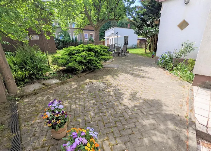 Appartamento H6 -urlaubsmagie- Fuer 3 Mit Pool & Terrasse Sebnitz